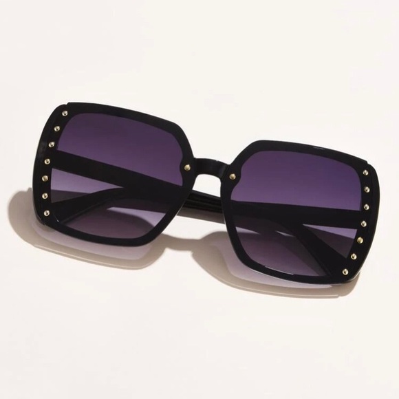 Cool Tinted Lens Sunglasses - Picture 1 of 2
